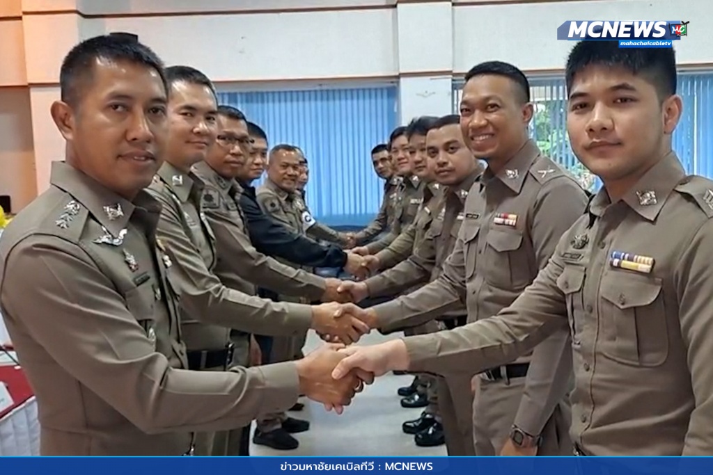 มอบหมวกจราจร 4