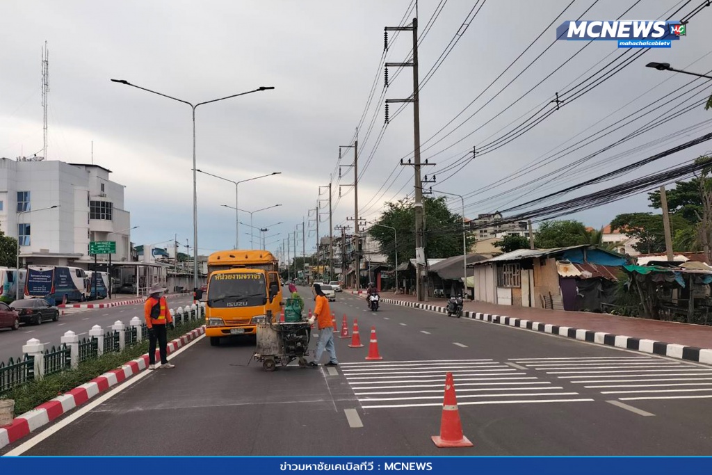 ทต.ท่าจีน ปรับแก้ เส้นจราจร 8